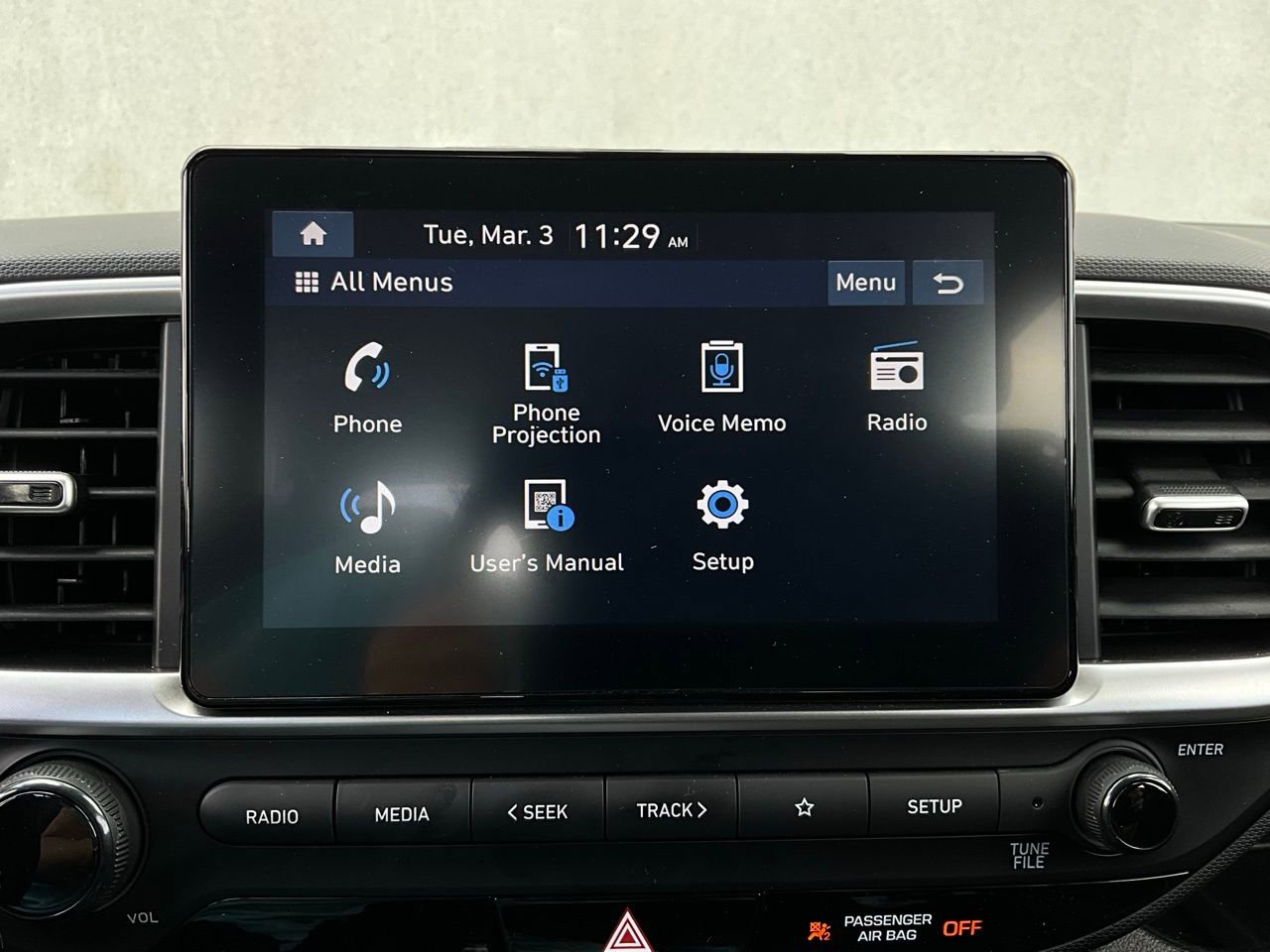 Used 2025 Hyundai Venue SEL image 30