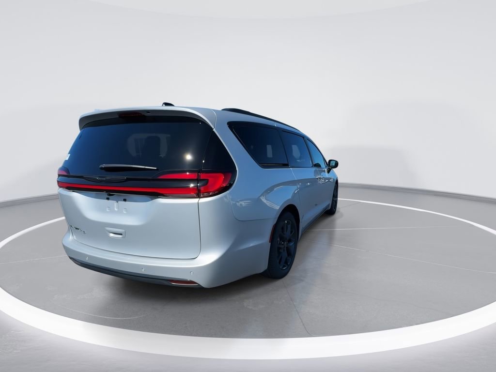 New 2026 Chrysler Pacifica Select w/ S Appearance Package FWD image 7