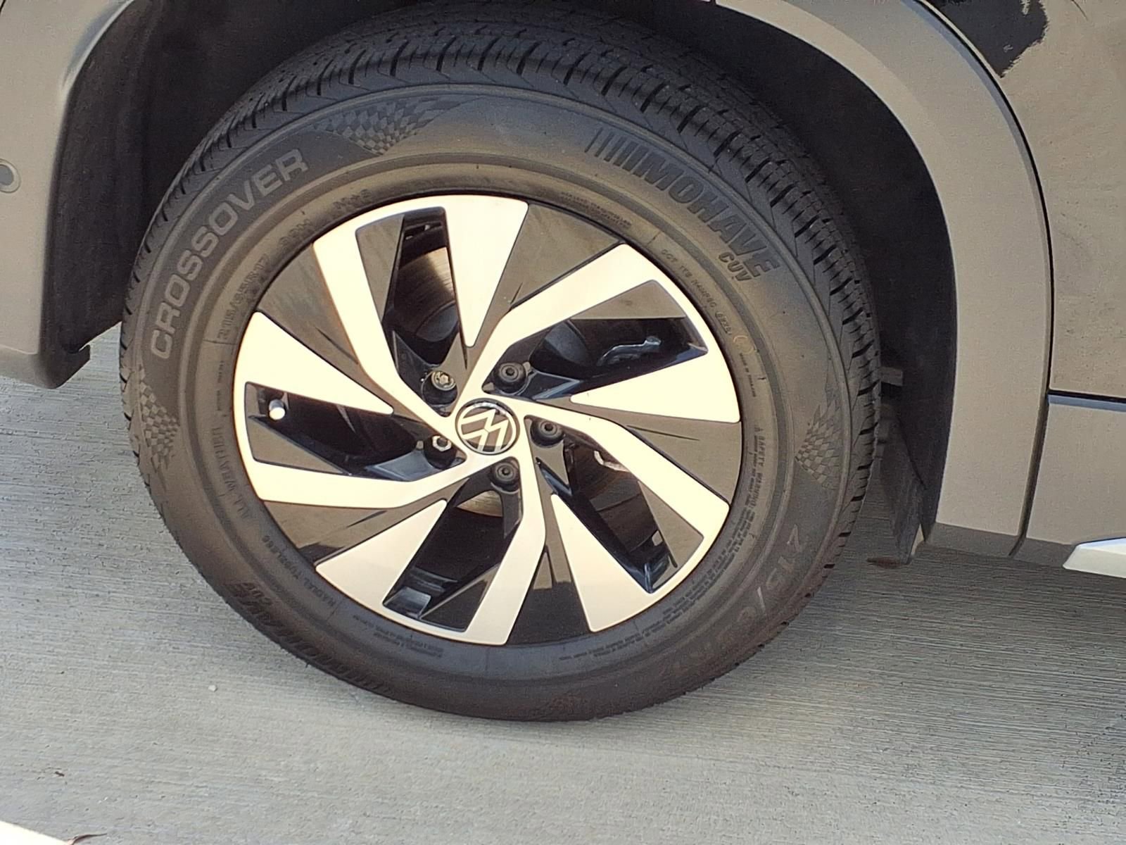 Certified 2025 Volkswagen Tiguan S FWD image 5
