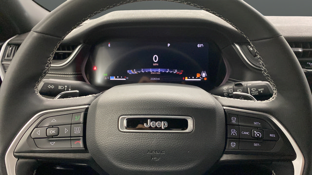 Used 2023 Jeep Grand Cherokee Altitude AWD/4WD image 16