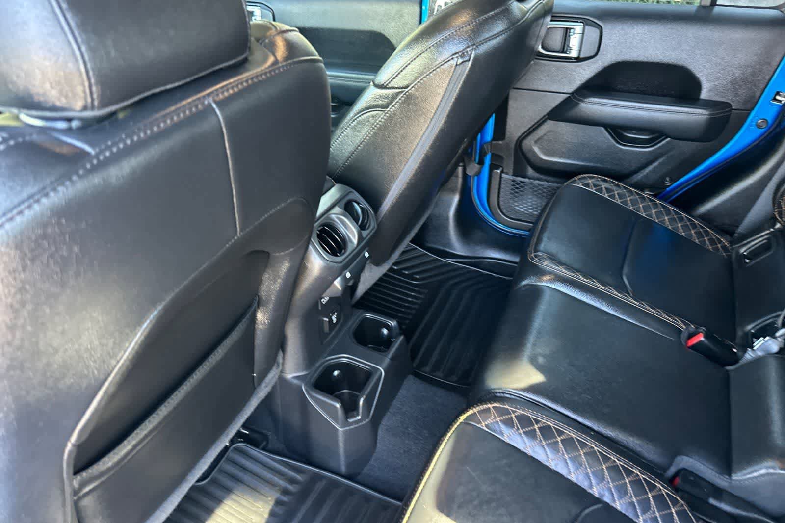 Used 2023 Jeep Gladiator Overland AWD/4WD image 5