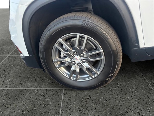 Used 2025 GMC Acadia Elevation image 14