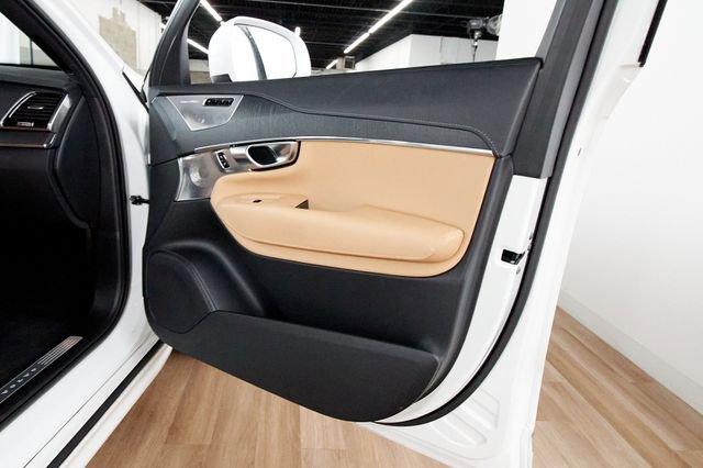 Certified 2023 Volvo XC90 B6 Ultimate w/ Protection Package Premier image 23