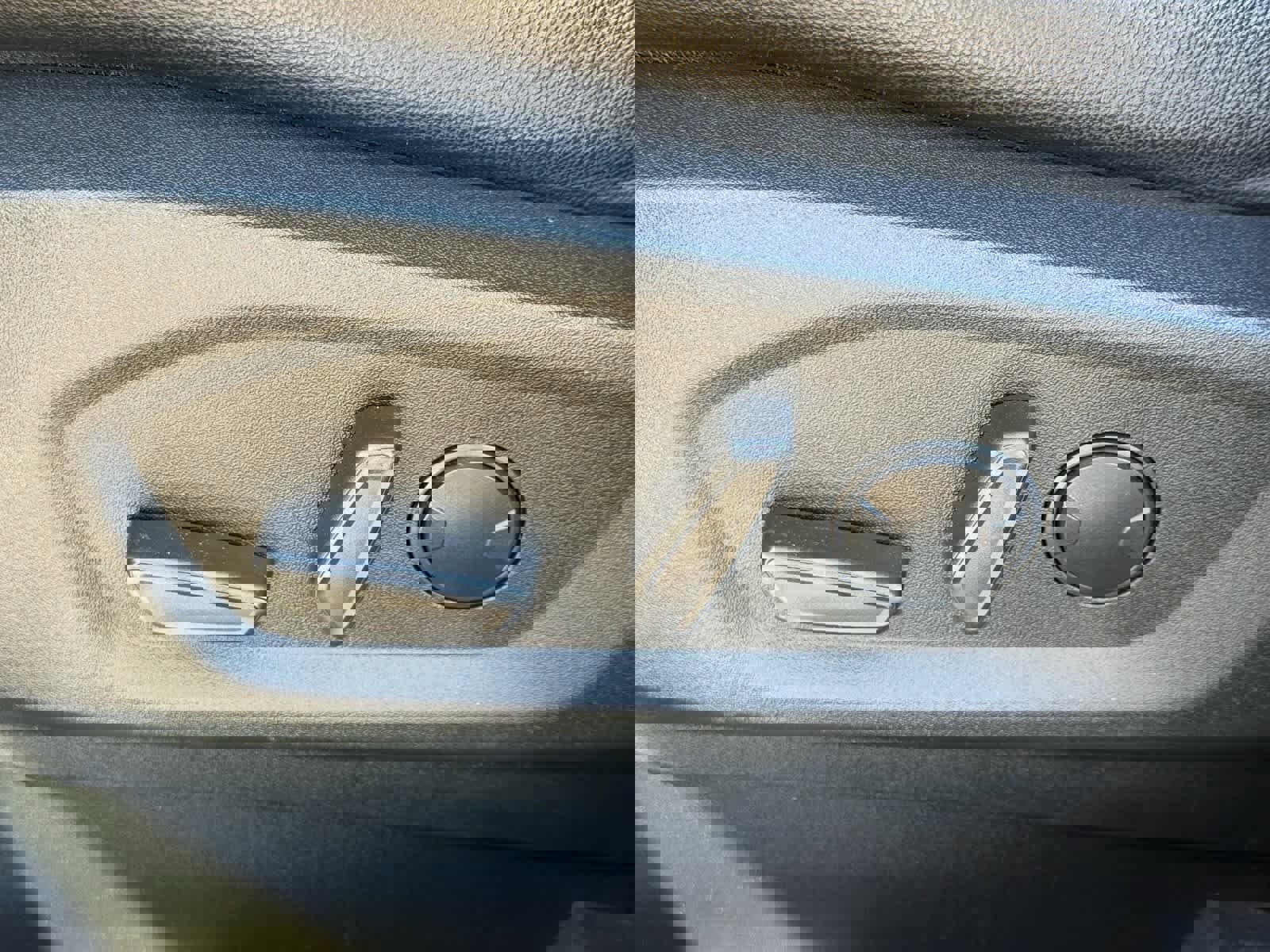 Used 2022 Ford Edge Titanium image 21