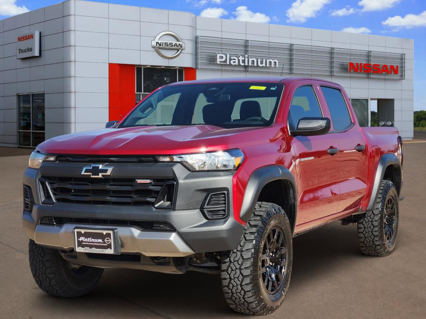 Used 2024 Chevrolet Colorado Trail Boss w/ Advanced Trailering Package image 2