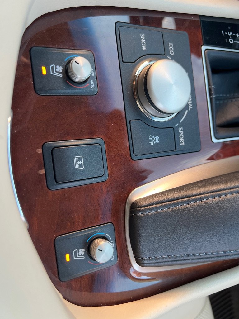 Used 2015 Lexus LS 460 image 27