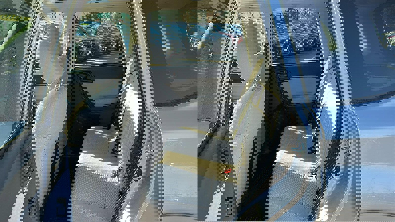 Used 2016 Subaru Forester 2.5i Premium w/ All-Weather Package image 22