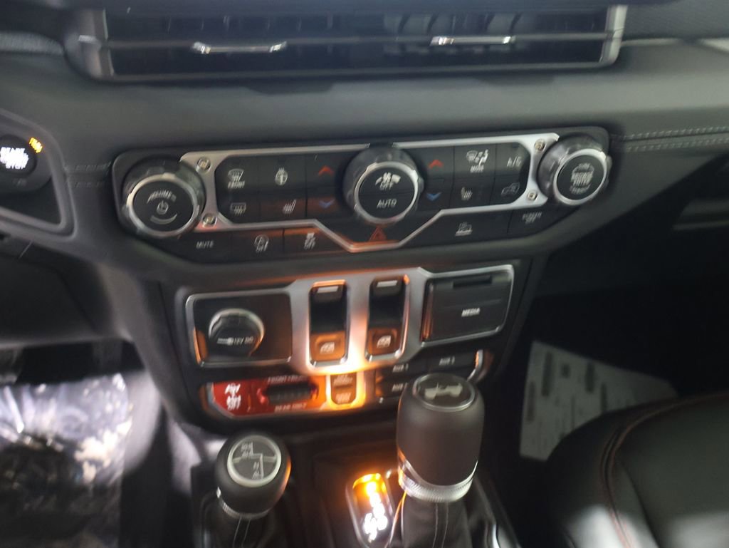 New 2026 Jeep Wrangler Rubicon AWD/4WD image 21