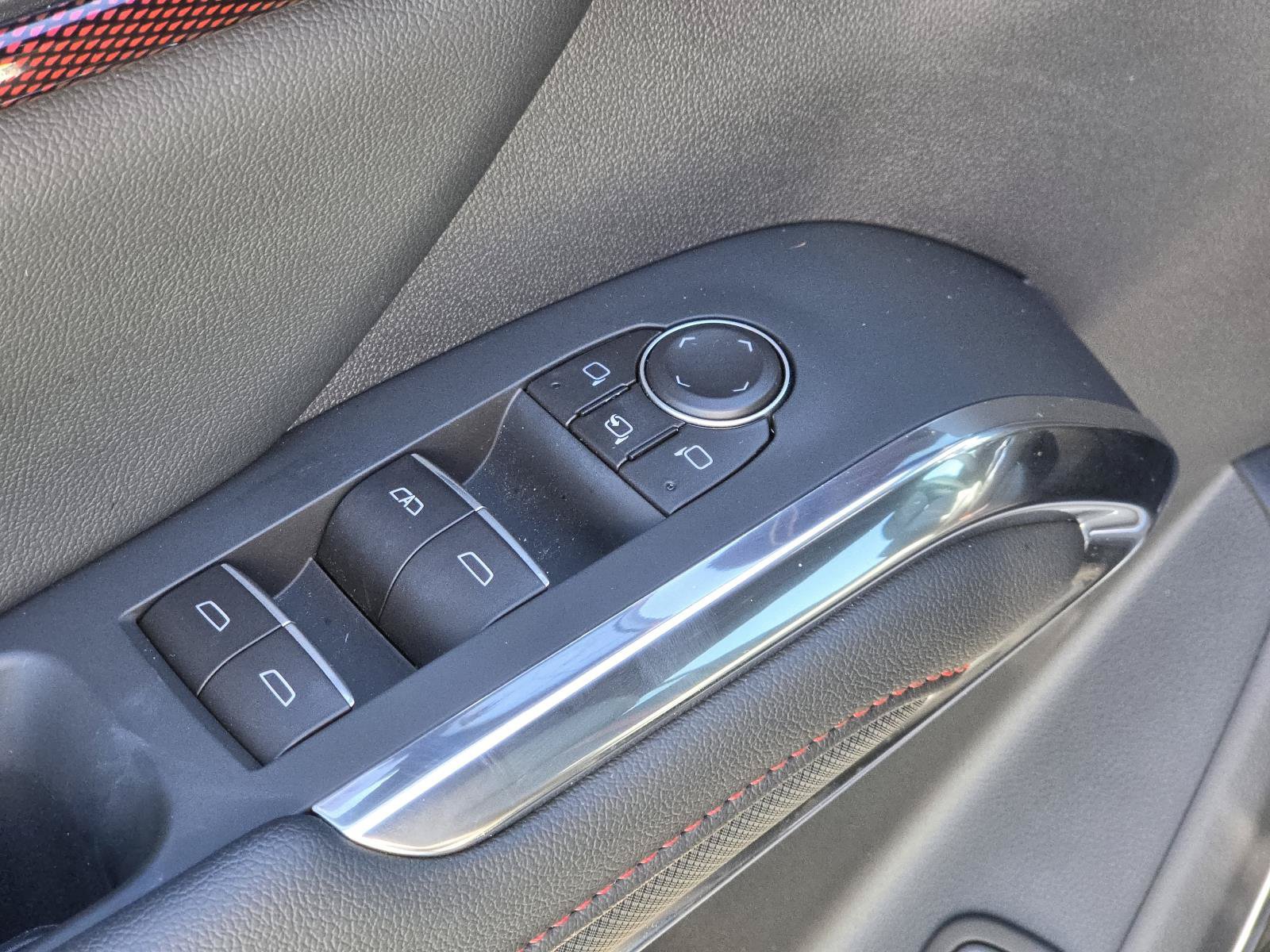 Used 2026 Chevrolet Traverse RS FWD image 24