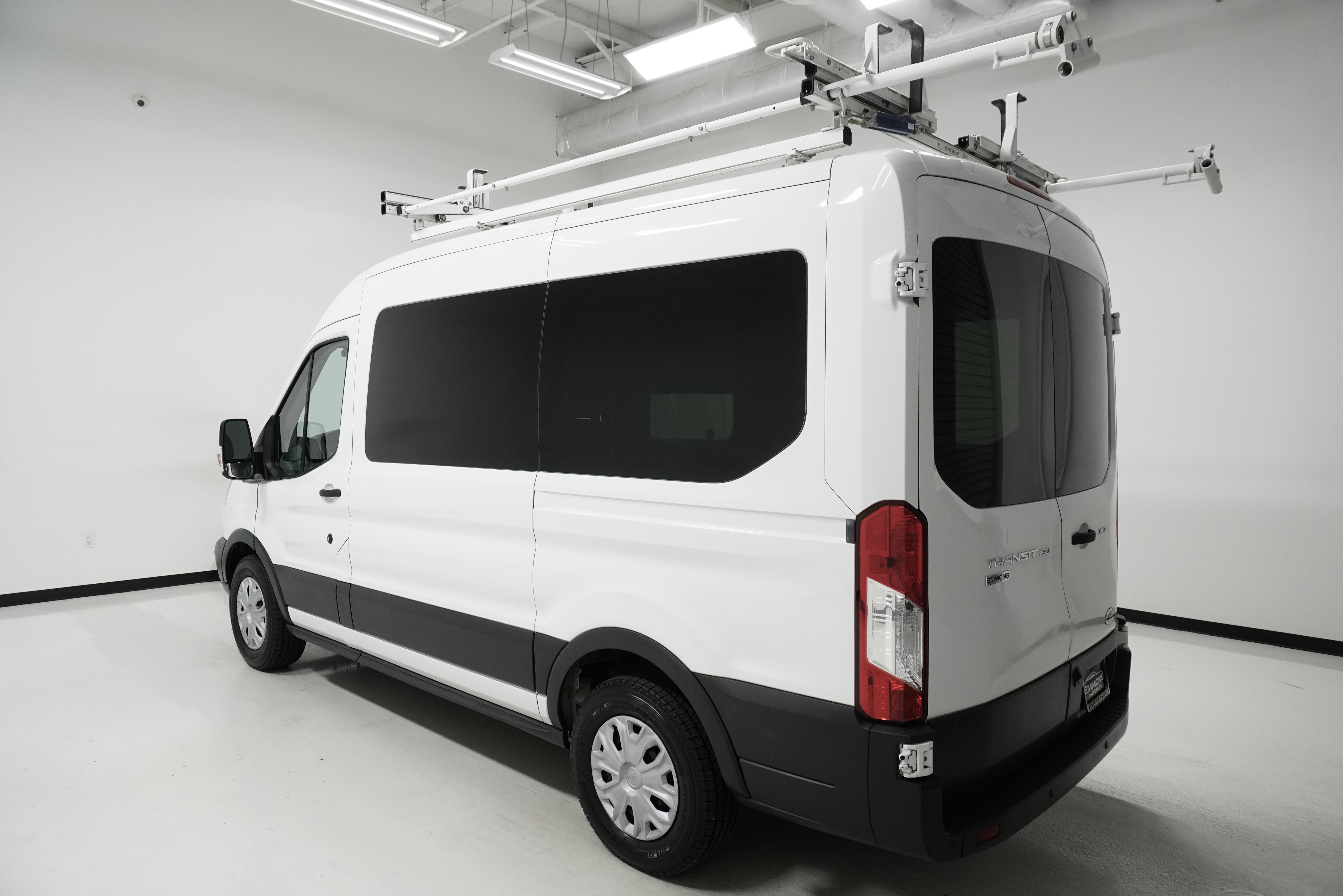 Used 2016 Ford Transit 150 XLT image 4