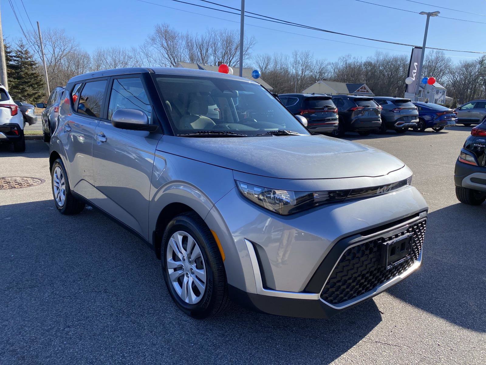 Used 2025 Kia Soul LX image 9