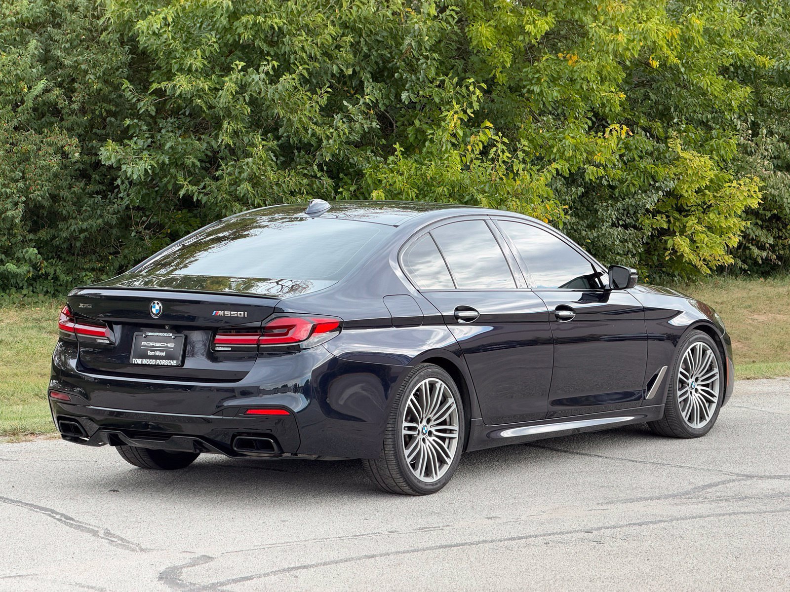 Used 2018 BMW M550i xDrive AWD/4WD image 2