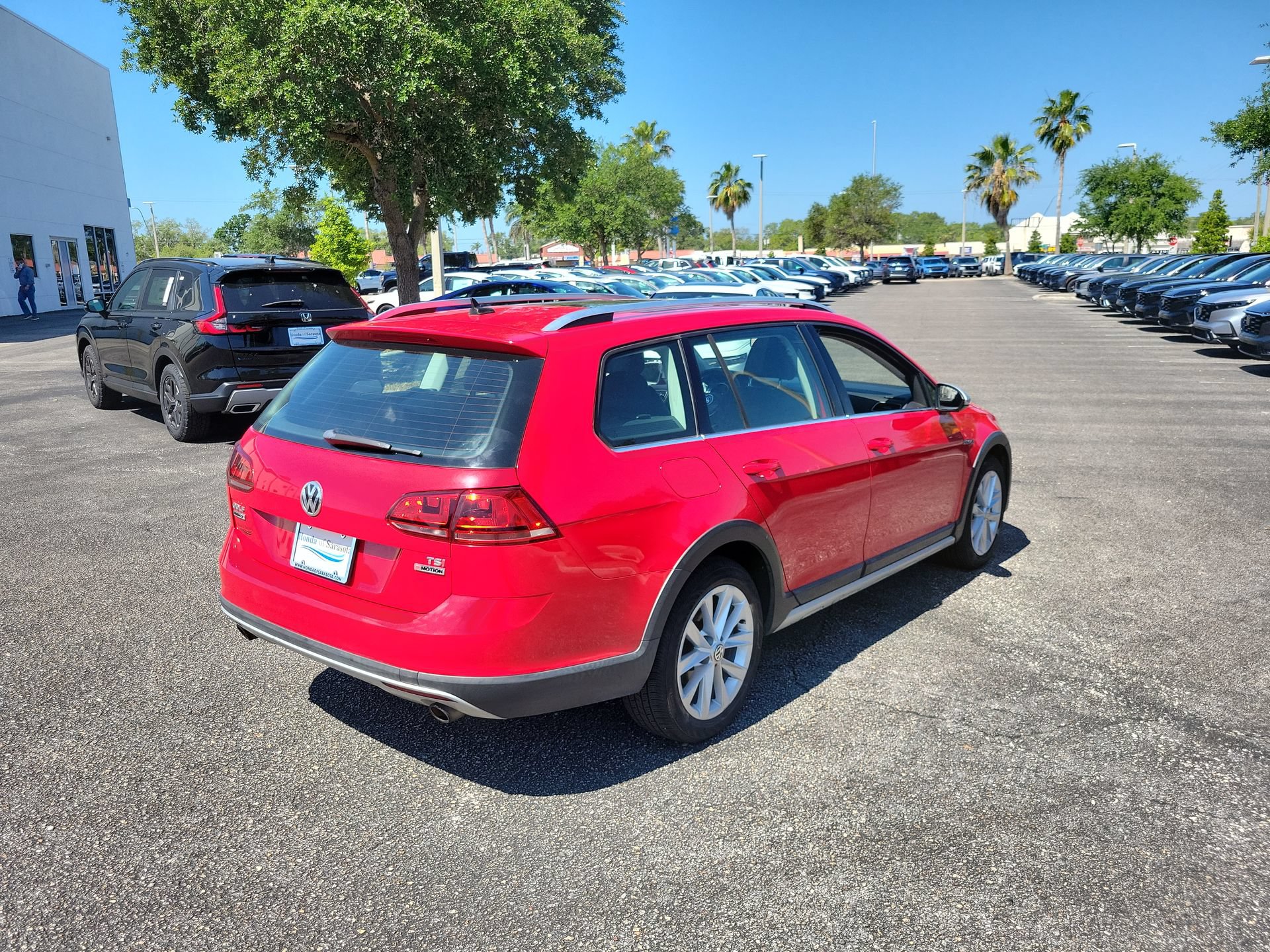 Used 2017 Volkswagen Golf Alltrack SE AWD/4WD image 7