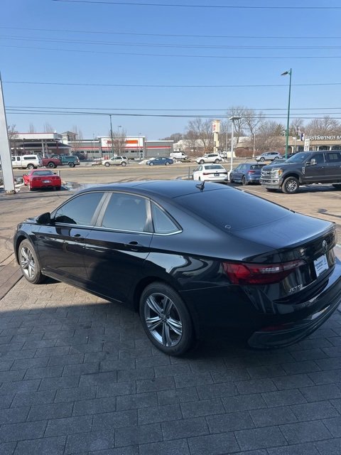 Certified 2024 Volkswagen Jetta SE w/ Panoramic Sunroof Package image 14