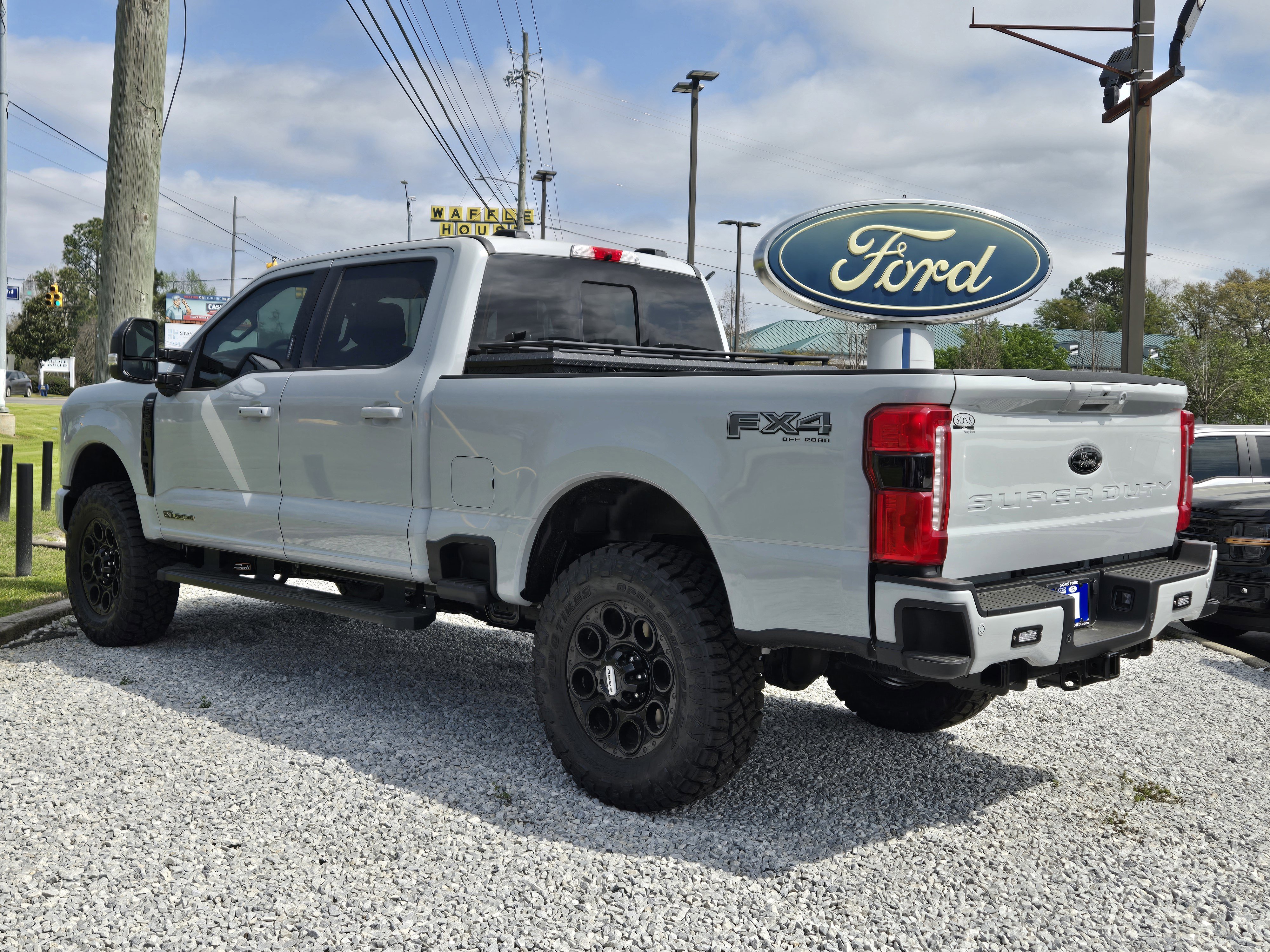New 2026 Ford F250 Lariat w/ Black Appearance Package image 8