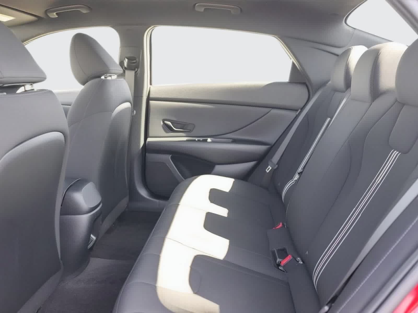 Used 2025 Hyundai Elantra SEL FWD image 22