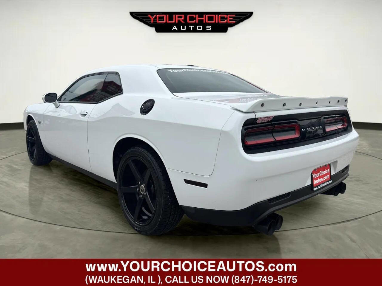 Used 2019 Dodge Challenger SXT RWD image 3