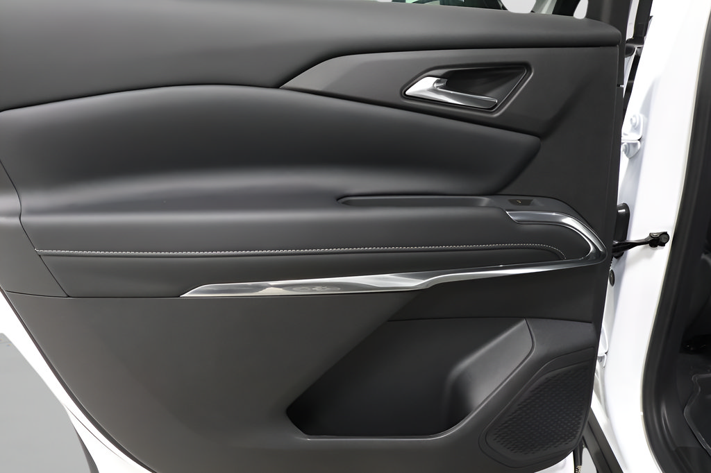 New 2027 Chevrolet Traverse LT w/ Driver Confidence Package FWD image 22