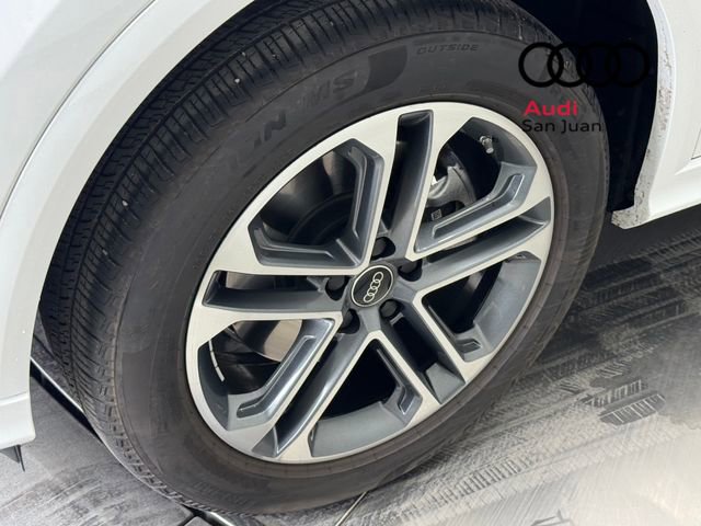 Used 2025 Audi Q5 Premium w/ Convenience Package image 6