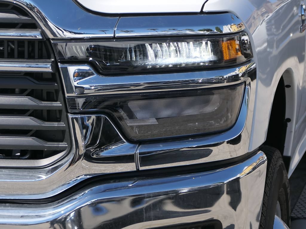 New 2026 RAM 3500 Tradesman w/ Chrome Appearance Group A AWD/4WD image 7