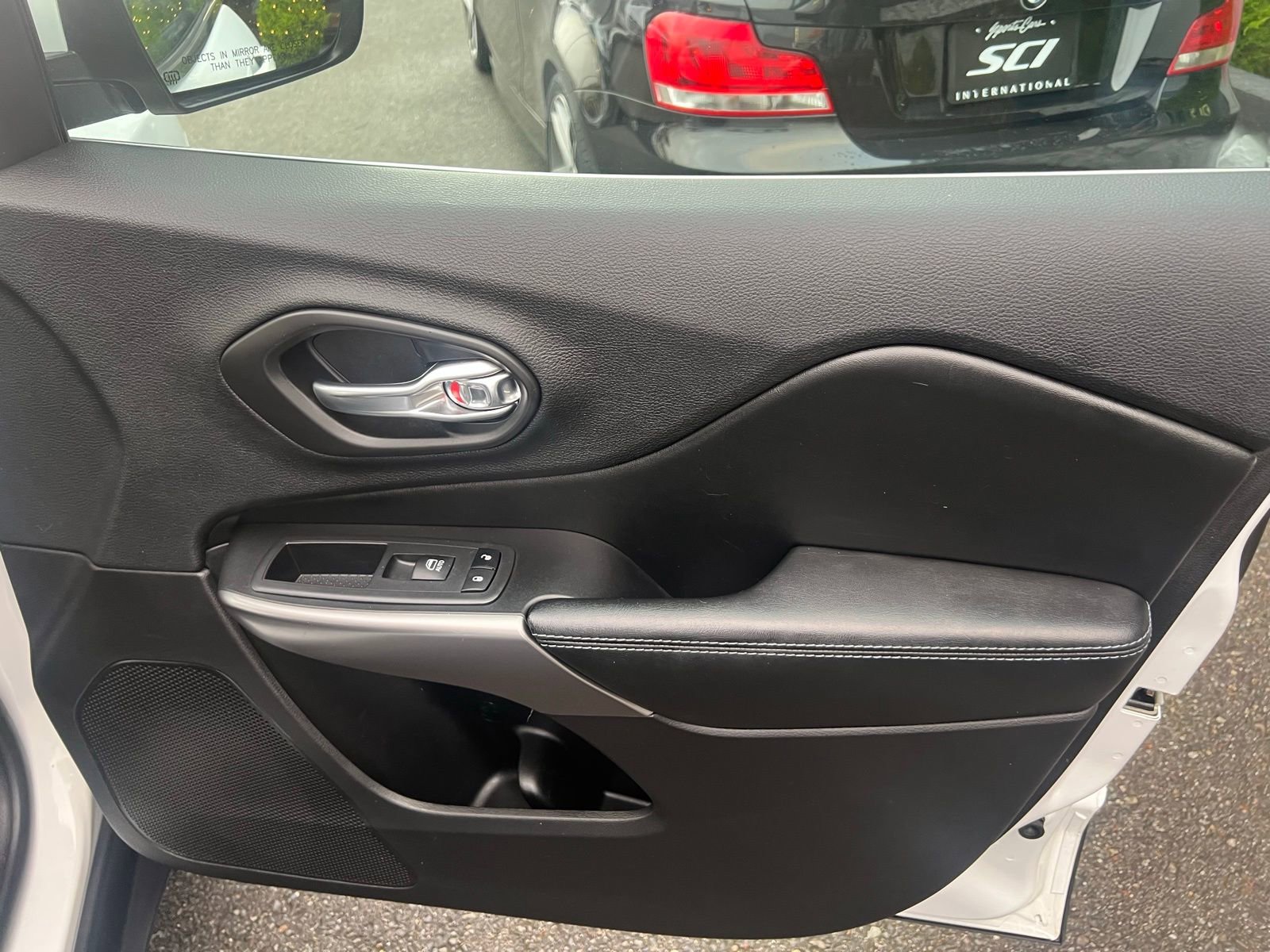 Used 2019 Jeep Cherokee Latitude Plus image 25