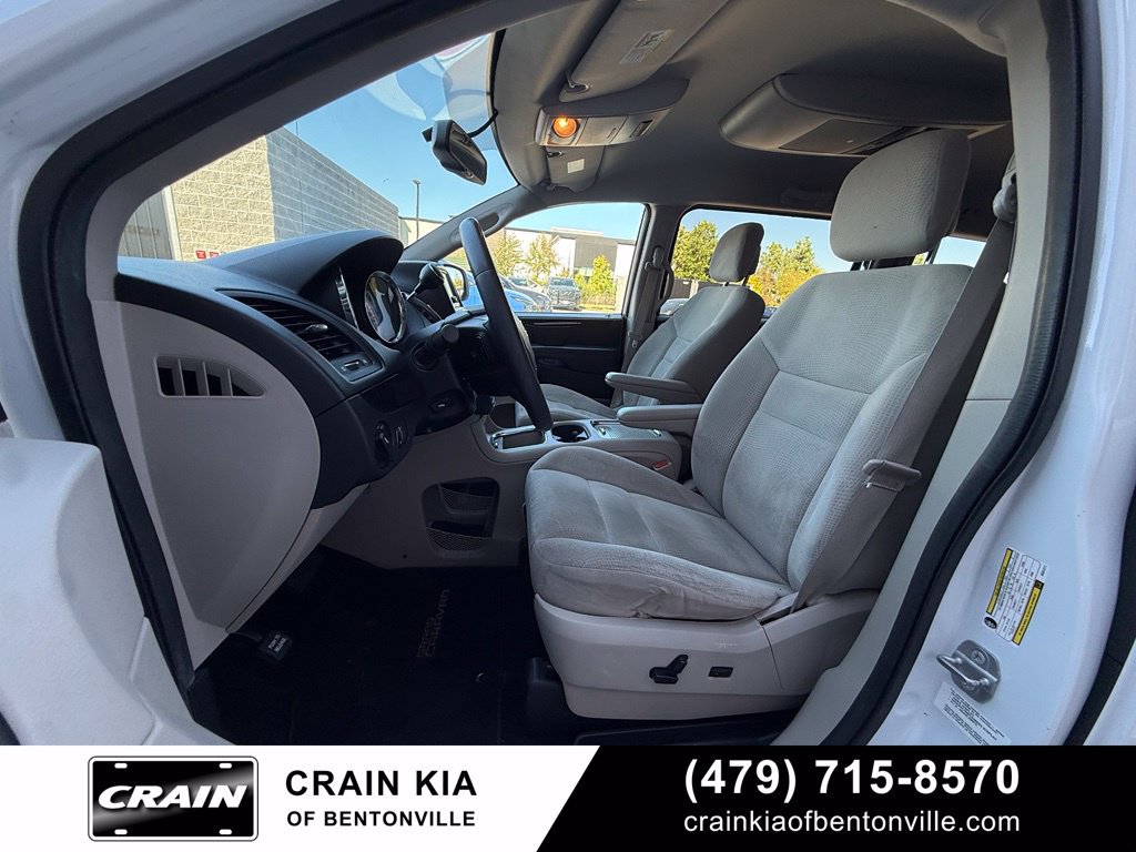 Used 2014 Dodge Grand Caravan SXT w/ UConnect Hands-Free Group FWD image 20