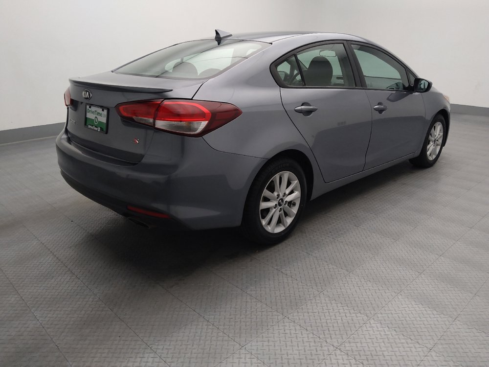 Used 2017 Kia Forte S FWD image 10