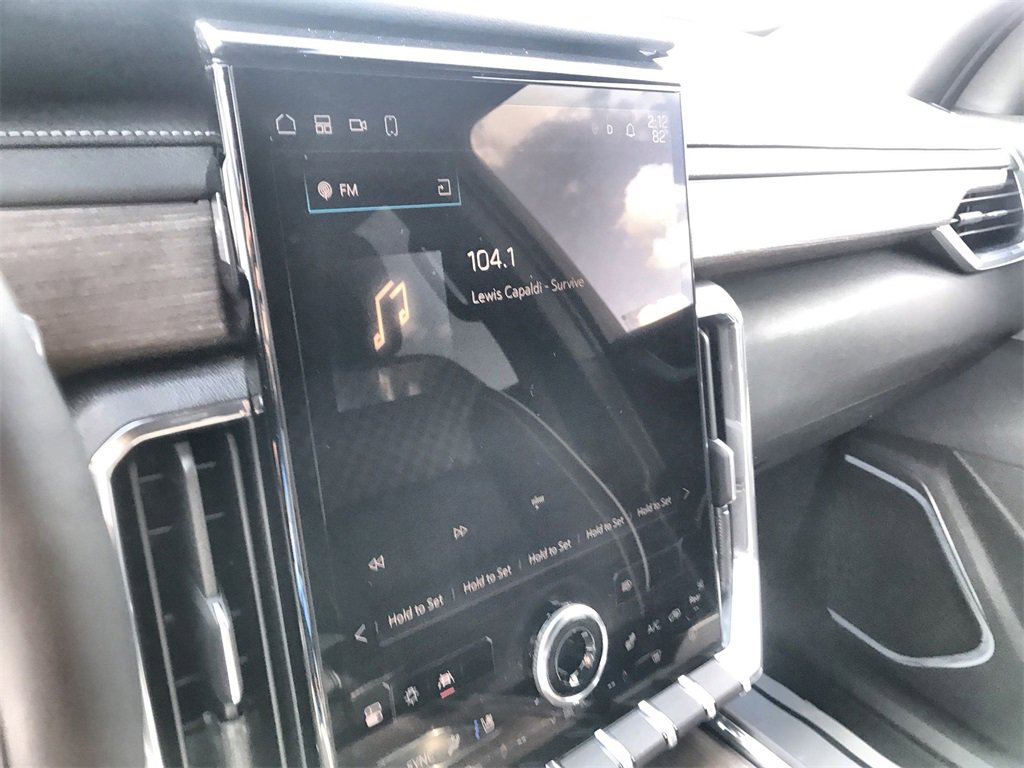 Used 2024 GMC Acadia Denali w/ Super Cruise Package image 16