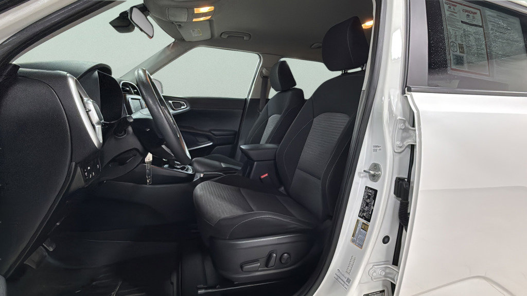 Used 2021 Kia Soul S image 16