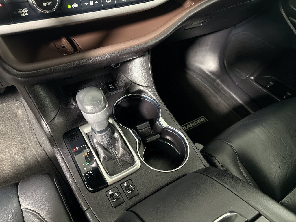 Used 2019 Toyota Highlander XLE AWD/4WD image 22