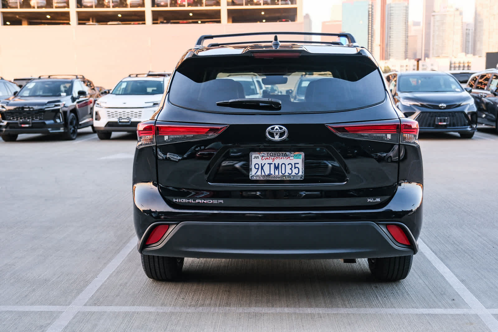 Used 2024 Toyota Highlander XLE FWD image 5