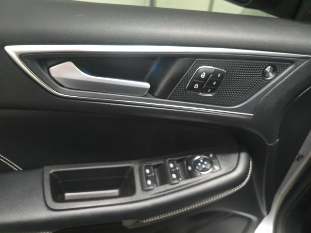 Used 2023 Ford Edge ST image 17