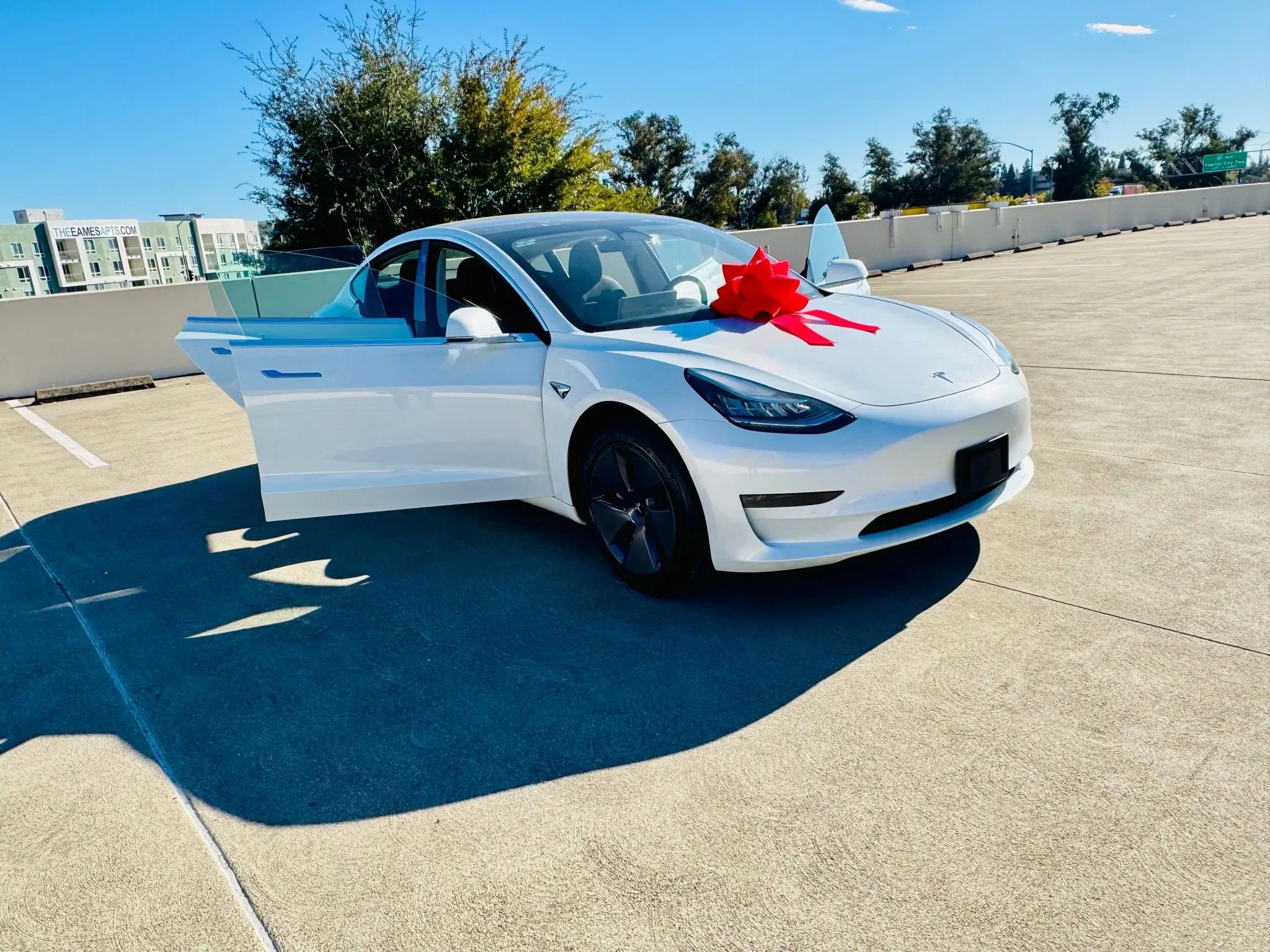 Used 2020 Tesla Model 3 image 32