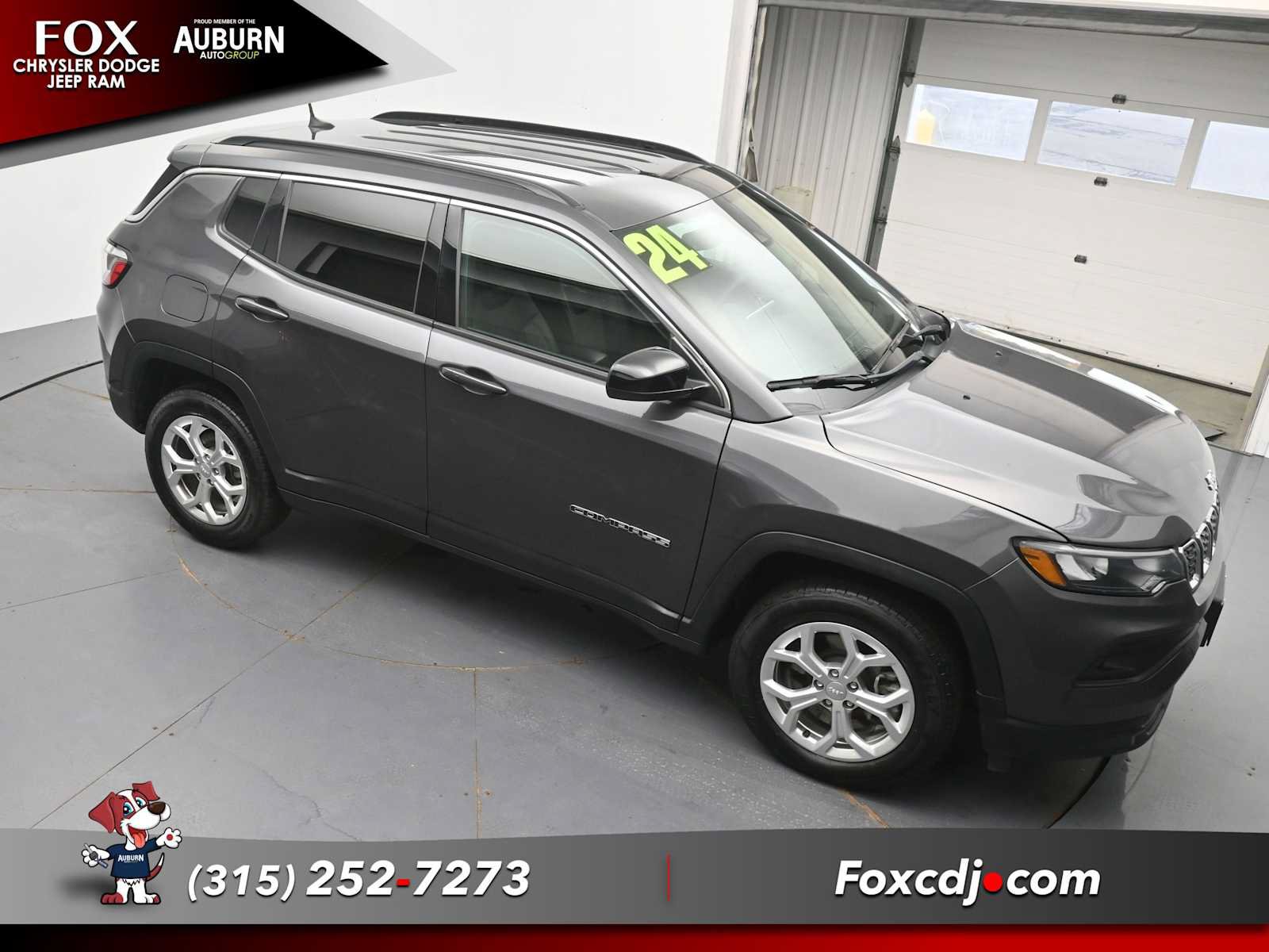 Used 2024 Jeep Compass Latitude w/ Convenience Group AWD/4WD image 27