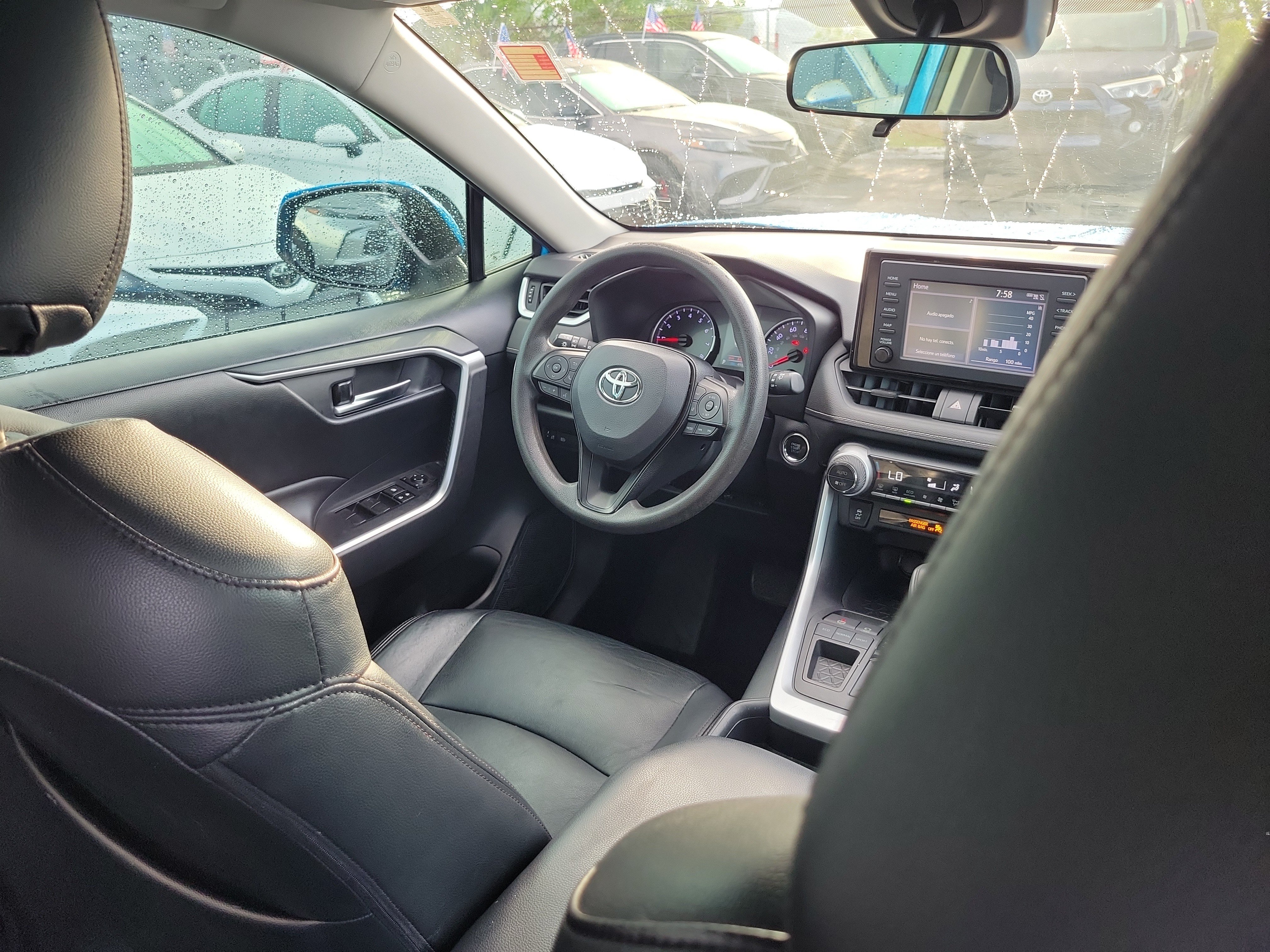 Used 2019 Toyota RAV4 XLE FWD image 14
