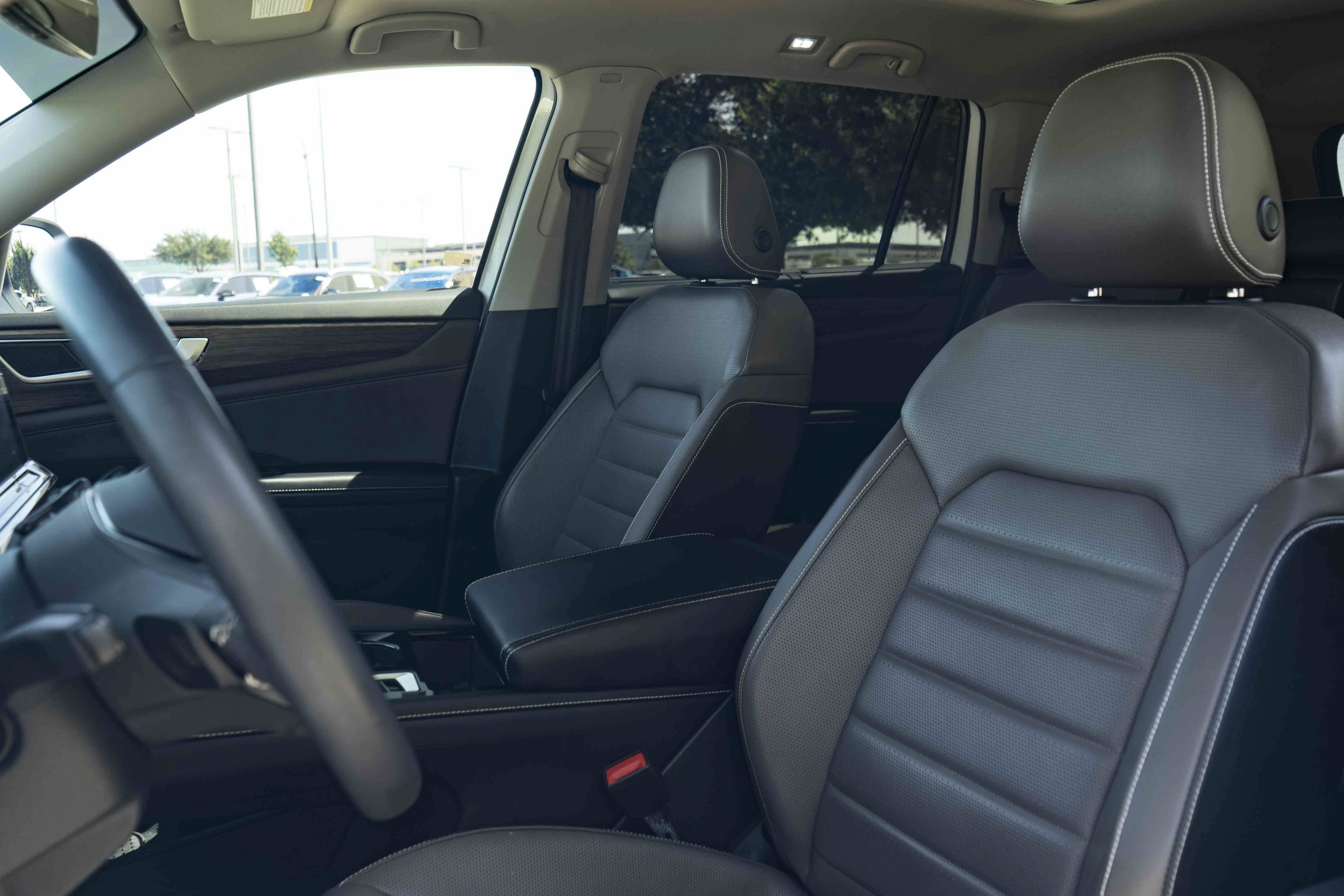 Certified 2024 Volkswagen Atlas SEL AWD/4WD image 16