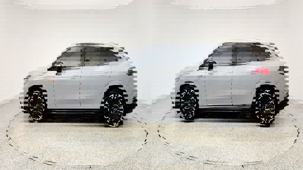 Used 2024 Mercedes-Benz EQE AMG 4MATIC SUV w/ AMG Dynamic Plus Package image 8