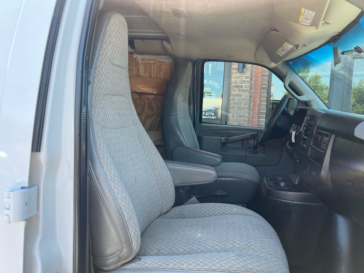Used 2017 GMC Savana 2500 RWD image 20