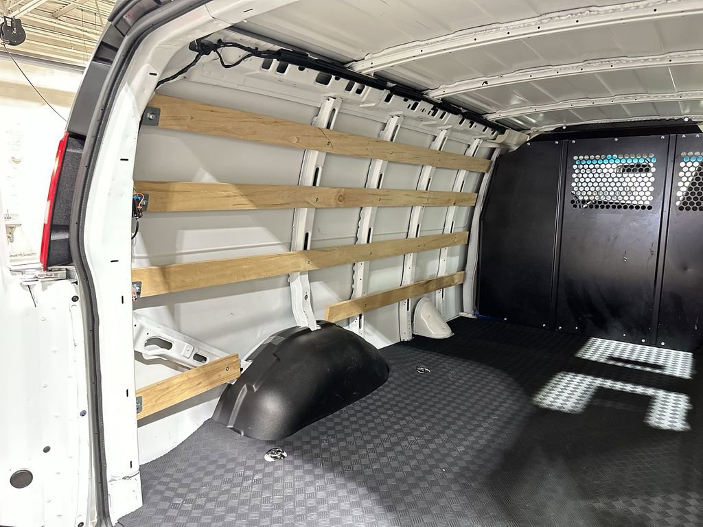 Used 2024 GMC Savana 2500 w/ Driver Convenience Package image 32