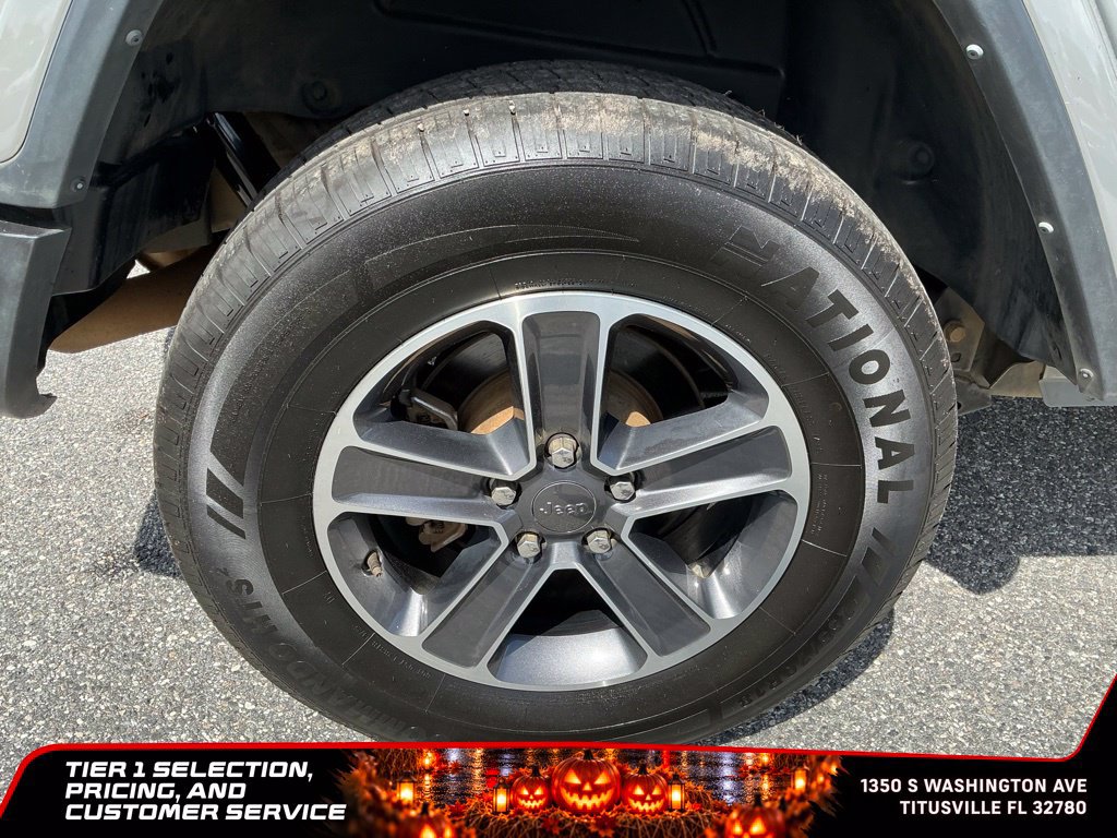 Used 2023 Jeep Wrangler Unlimited Sahara w/ Cold Weather Group AWD/4WD image 16