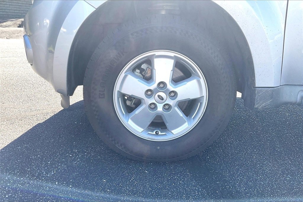 Used 2011 Ford Escape XLS w/ 101A Rapid Spec Order Code image 4
