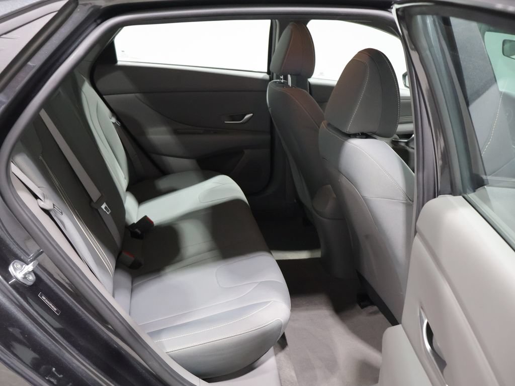 Used 2023 Hyundai Elantra SEL w/ Convenience Package FWD image 21