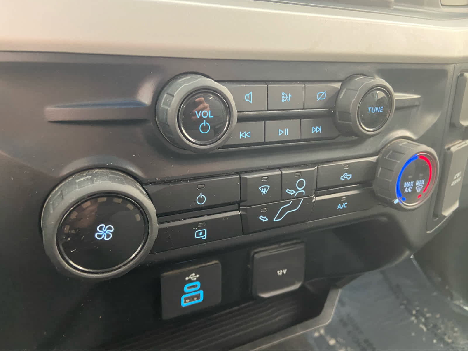 Used 2024 Ford F350 XLT image 32