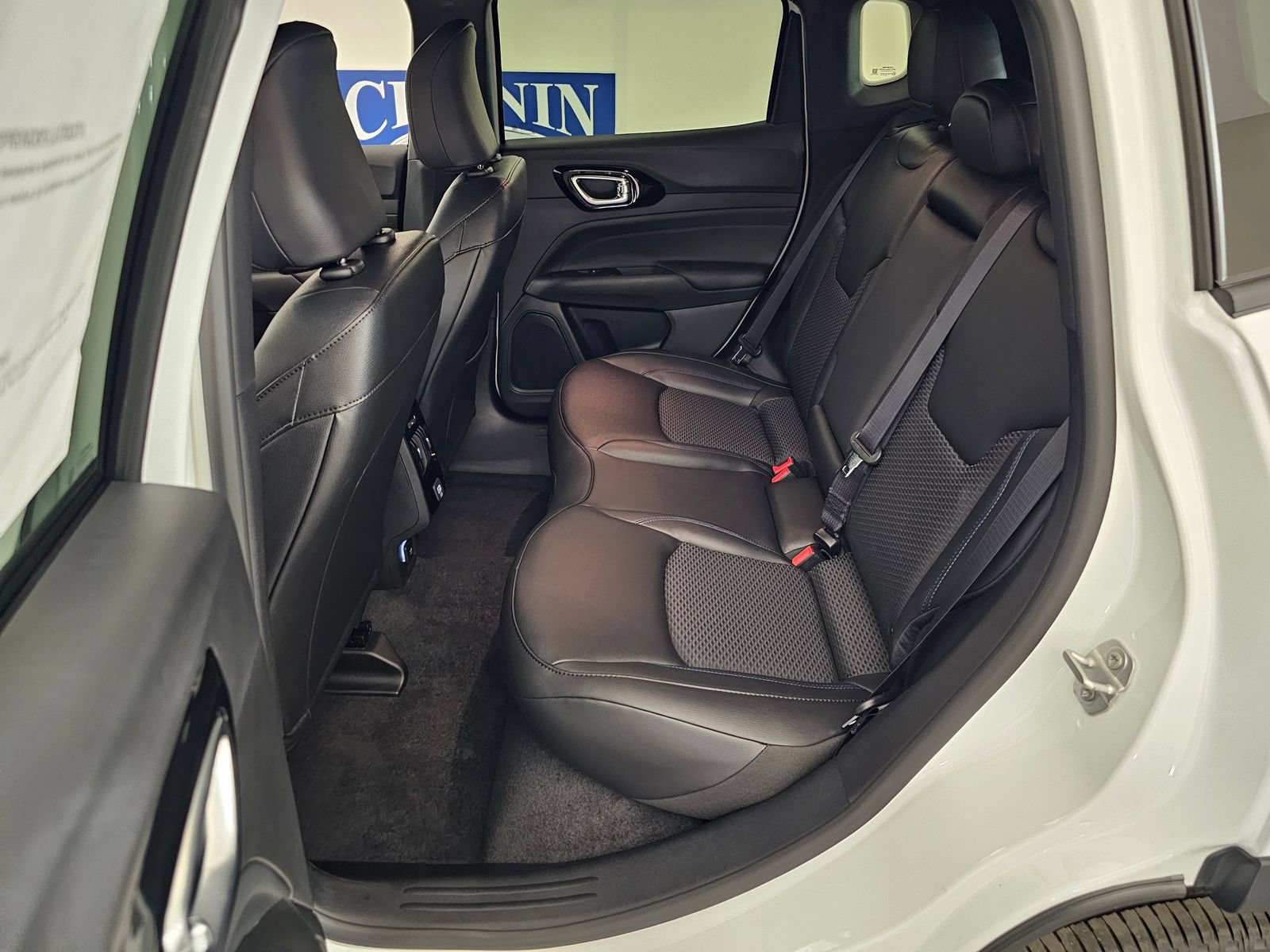 New 2026 Jeep Compass Latitude AWD/4WD image 37