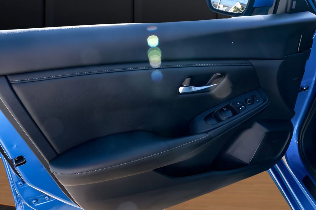 Used 2025 Nissan Sentra SV FWD image 35