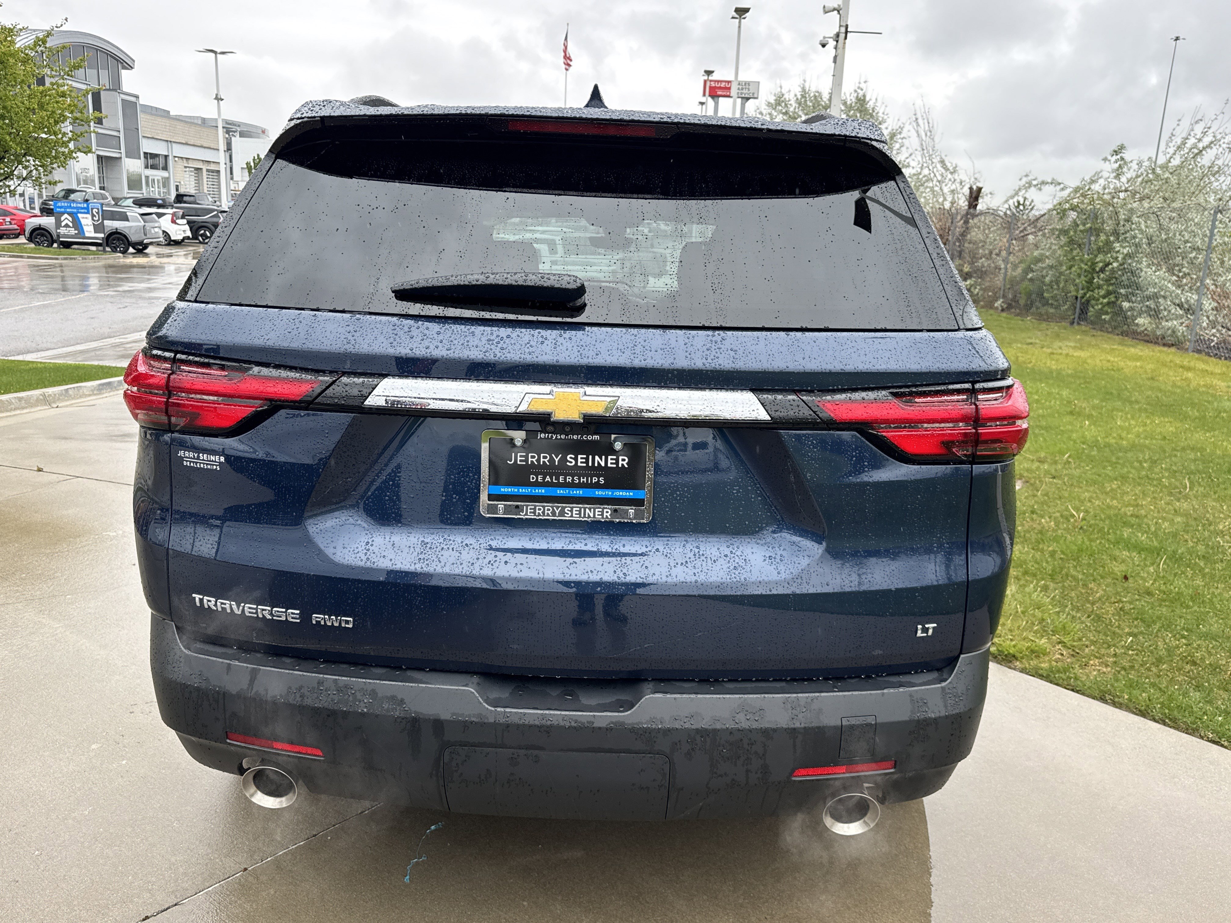 Used 2023 Chevrolet Traverse LT w/ LT Premium Package AWD/4WD image 4