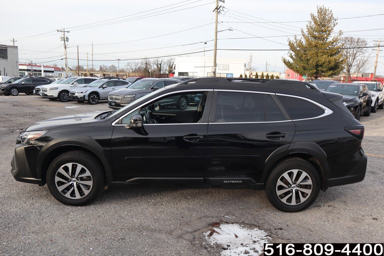 Used 2023 Subaru Outback Premium image 7