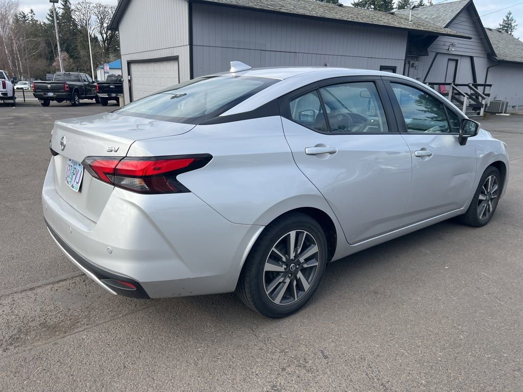 Used 2021 Nissan Versa SV image 4