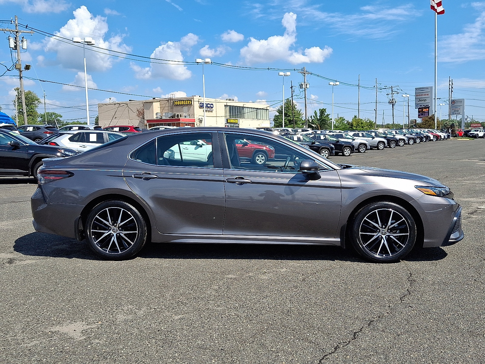Certified 2023 Toyota Camry SE image 8