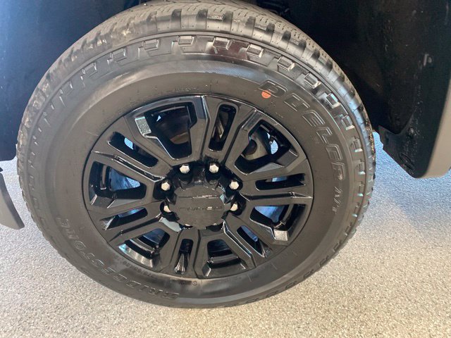 Used 2015 GMC Sierra 2500 Denali w/ Duramax Plus Package AWD/4WD image 9